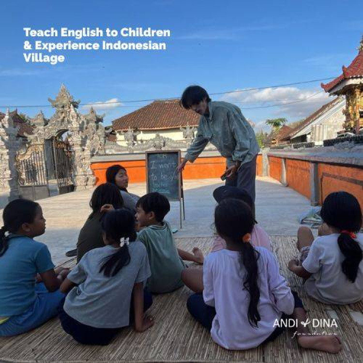 Mengajar Bahasa Inggris kepada Anak-anak & Menyelami Kehidupan Desa di Indonesia