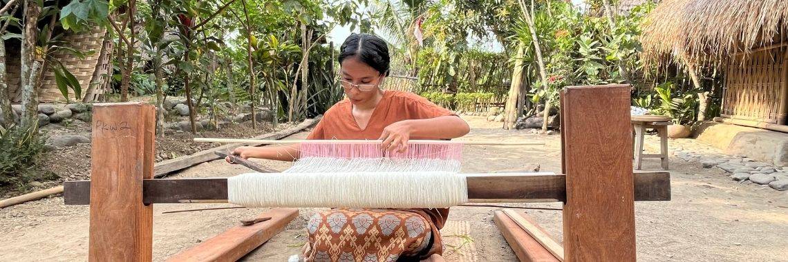 Produk Tekstil & Kerajinan Tradisional Autentik dari Indonesia